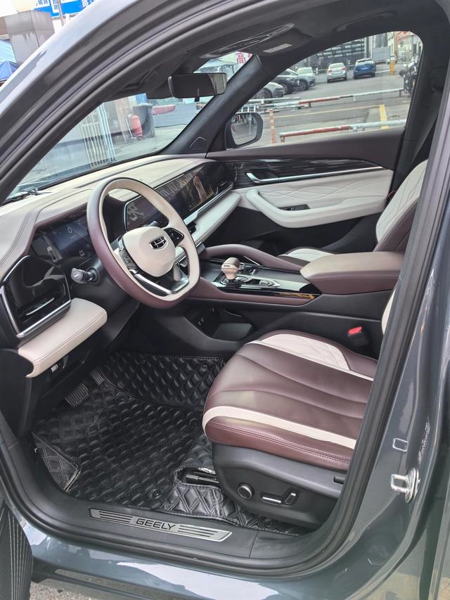 Geely Monjaro 2021 2.0TD DCT EVO Two-wheel drive comfort model interior photo 12
