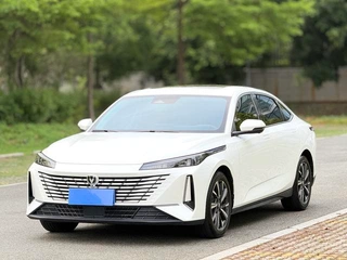 Chang'an Yidong 2025 1.5T DCT 500Bar Modelo insignia