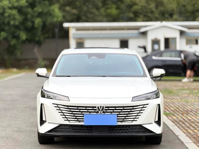 Changan Eado 2025 1.5T DCT 500Bar Flagship exterior photo 3