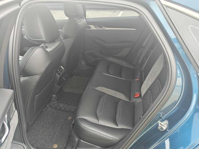 Geely Preface 2023 2.0T Только эта зеленая версия интерьер фото 10