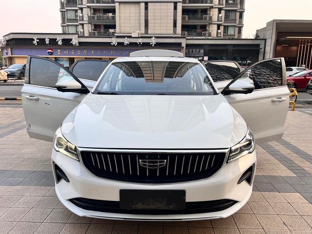 Geely Emgrand 2022 The first 4 Generation 1.5L CVT Flagship exterior photo 3 Geely Emgrand 2022 The first 4 Generation 1.5L CVT Flagship exterior photo 3