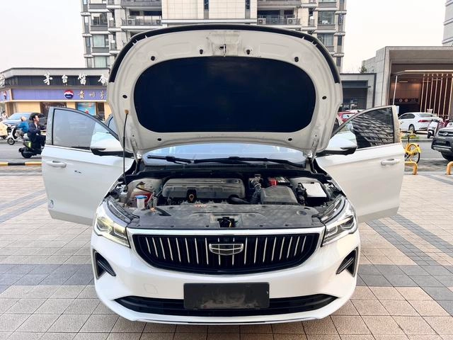 Geely Emgrand 2022 The first 4 Generation 1.5L CVT Flagship exterior photo 5 Geely Emgrand 2022 The first 4 Generation 1.5L CVT Flagship exterior photo 5