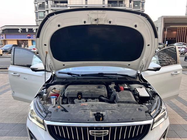 Geely Emgrand 2022 The first 4 Generation 1.5L CVT Flagship exterior photo 6 Geely Emgrand 2022 The first 4 Generation 1.5L CVT Flagship exterior photo 6