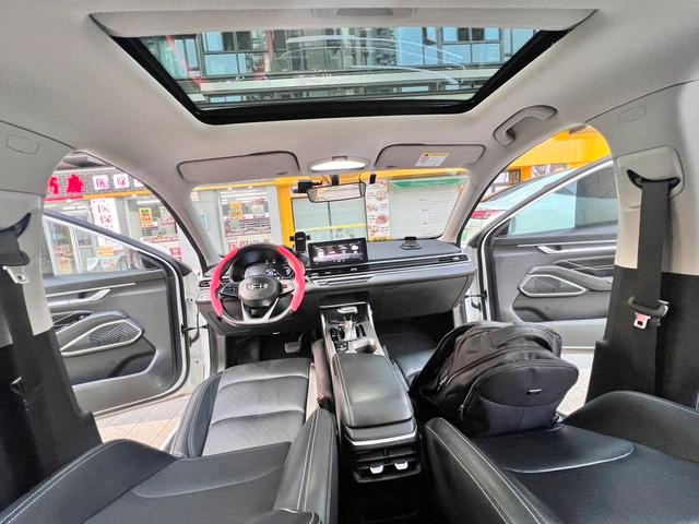 Geely Emgrand 2022 The first 4 Generation 1.5L CVT Flagship exterior photo 10 Geely Emgrand 2022 The first 4 Generation 1.5L CVT Flagship exterior photo 10