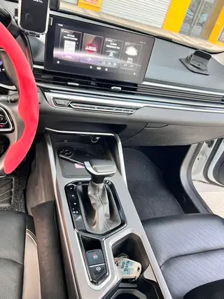 Geely Emgrand 2022 The first 4 Generation 1.5L CVT Flagship interior photo 12 Geely Emgrand 2022 The first 4 Generation 1.5L CVT Flagship interior photo 12