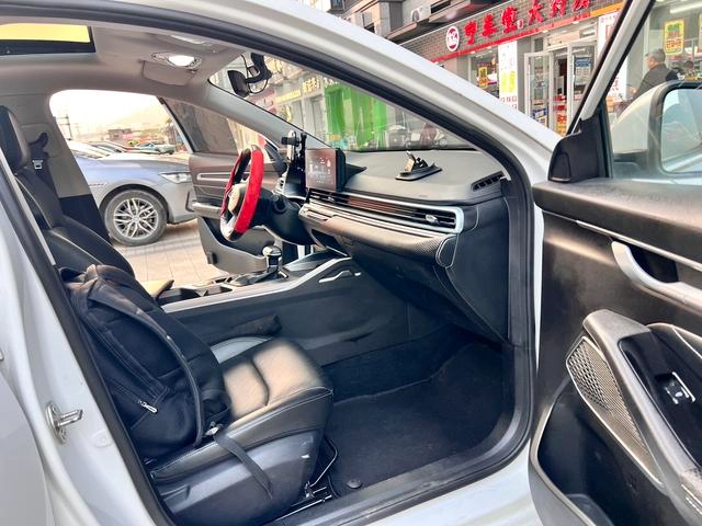 Geely Emgrand 2022 The first 4 Generation 1.5L CVT Flagship interior photo 13 Geely Emgrand 2022 The first 4 Generation 1.5L CVT Flagship interior photo 13