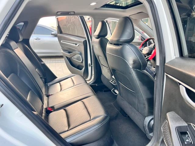 Geely Emgrand 2022 The first 4 Generation 1.5L CVT Flagship interior photo 14 Geely Emgrand 2022 The first 4 Generation 1.5L CVT Flagship interior photo 14