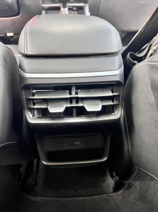Geely Emgrand 2022 The first 4 Generation 1.5L CVT Flagship interior photo 15 Geely Emgrand 2022 The first 4 Generation 1.5L CVT Flagship interior photo 15