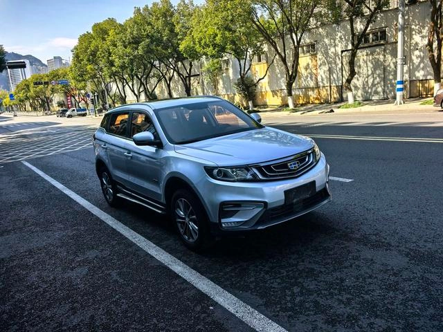 Geely Boyue 2018 1.8TD Automatic two-wheel drive smart and elegant type exterior photo 3