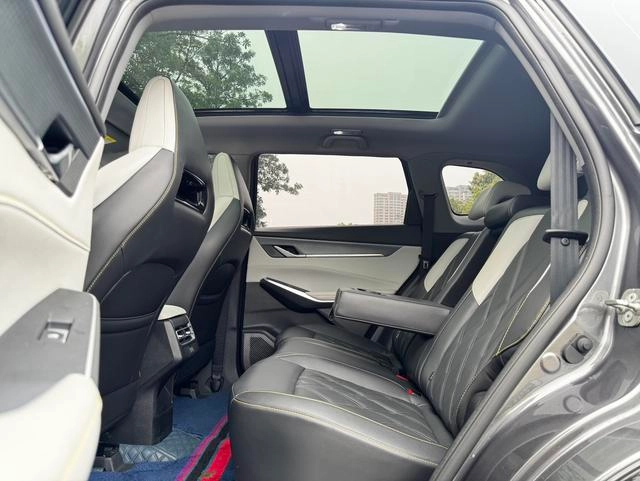 Changan CS75 Plus 2023 Third generation 1.5T Automatic pilot type exterior photo 8 Changan CS75 Plus 2023 Third generation 1.5T Automatic pilot type exterior photo 8