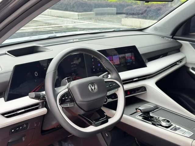Changan CS75 Plus 2023 Third generation 1.5T Automatic pilot type interior photo 11 Changan CS75 Plus 2023 Third generation 1.5T Automatic pilot type interior photo 11