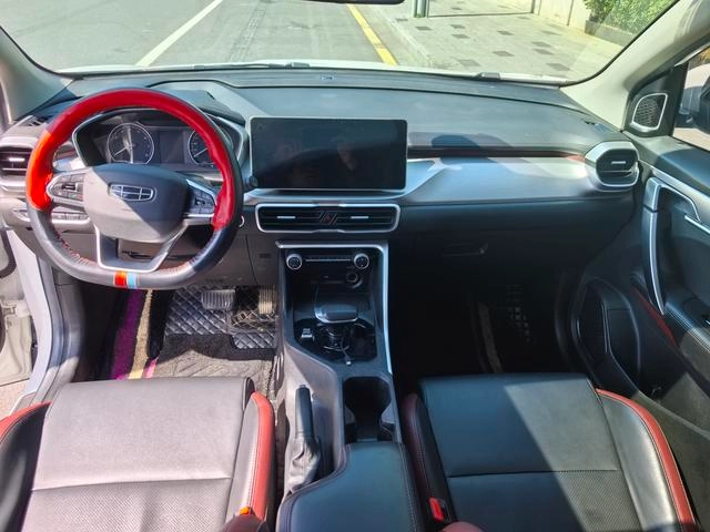 Geely Coolray 2021 240T DCT Platinum Edition interior photo 17