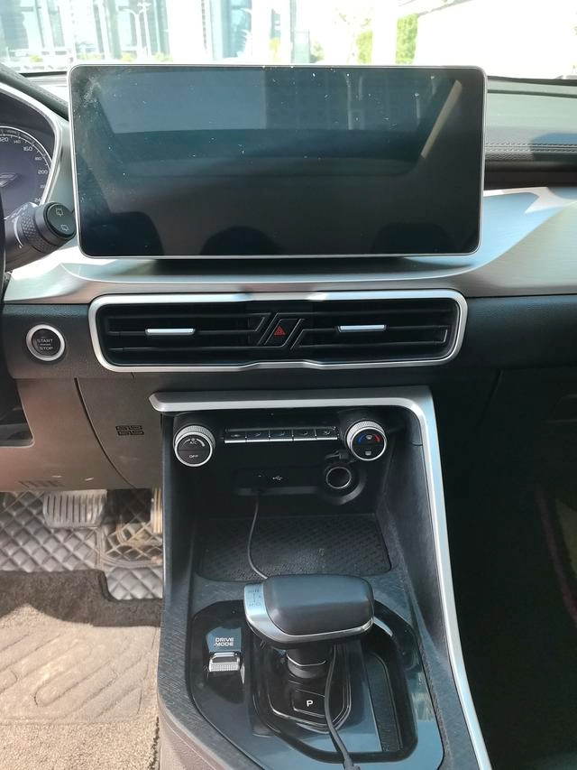 Geely Coolray 2021 240T DCT Platinum Edition interior photo 19