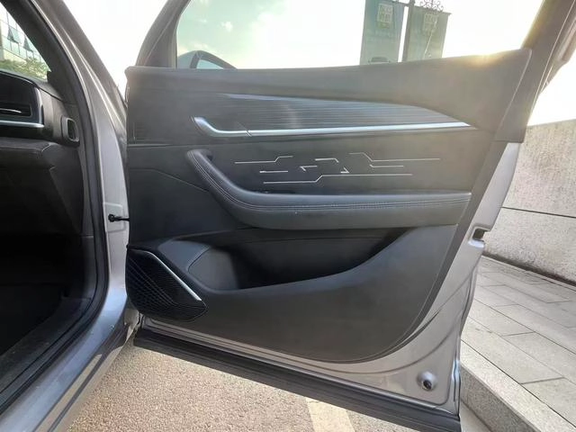 Geely Monjaro 2024 2.0TD Versión Skyline con tracción automática en dos ruedas de alta potencia interior foto 9
