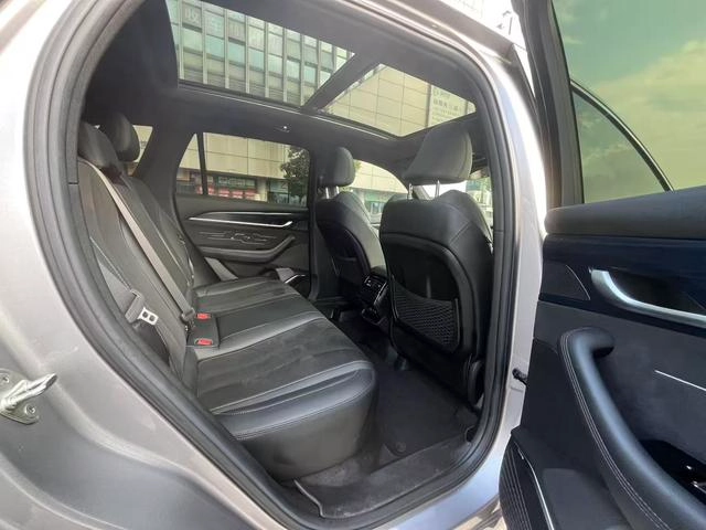 Geely Monjaro 2024 2.0TD Versión Skyline con tracción automática en dos ruedas de alta potencia interior foto 10