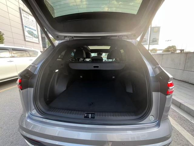 Geely Monjaro 2024 2.0TD Versión Skyline con tracción automática en dos ruedas de alta potencia interior foto 11