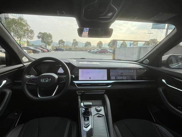 Geely Monjaro 2024 2.0TD Versión Skyline con tracción automática en dos ruedas de alta potencia interior foto 12