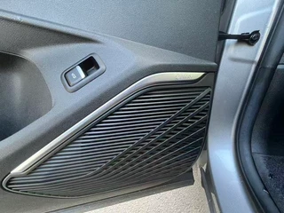Geely Monjaro 2024 2.0TD Versión Skyline con tracción automática en dos ruedas de alta potencia interior foto 14
