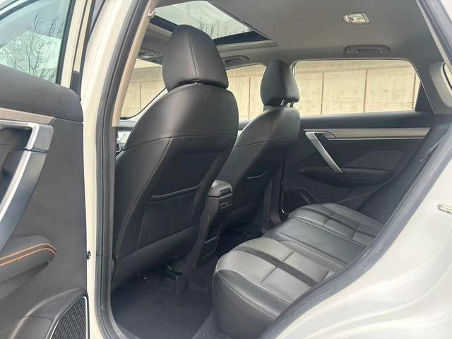 Geely Coolray 2023 1.5T DCT Platinum Edition interior photo 6 Geely Coolray 2023 1.5T DCT Platinum Edition interior photo 6