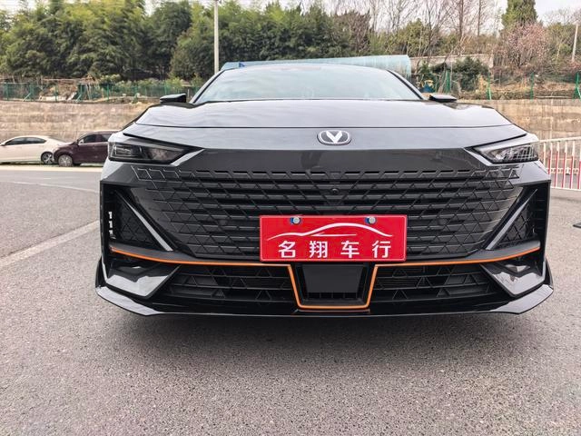 Changan UNI-V 2023 1.5T Versión deportiva exterior foto 3