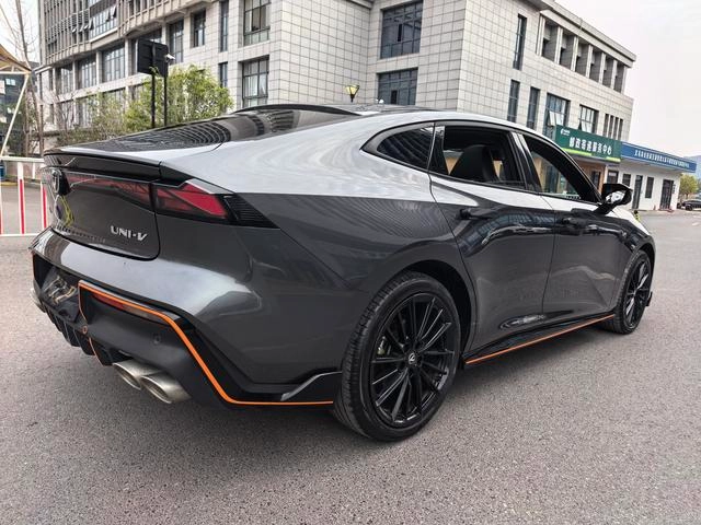 Changan UNI-V 2023 1.5T Versión deportiva exterior foto 6