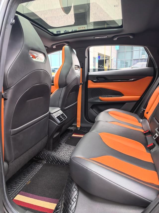 Changan UNI-V 2023 1.5T Versión deportiva interior foto 9
