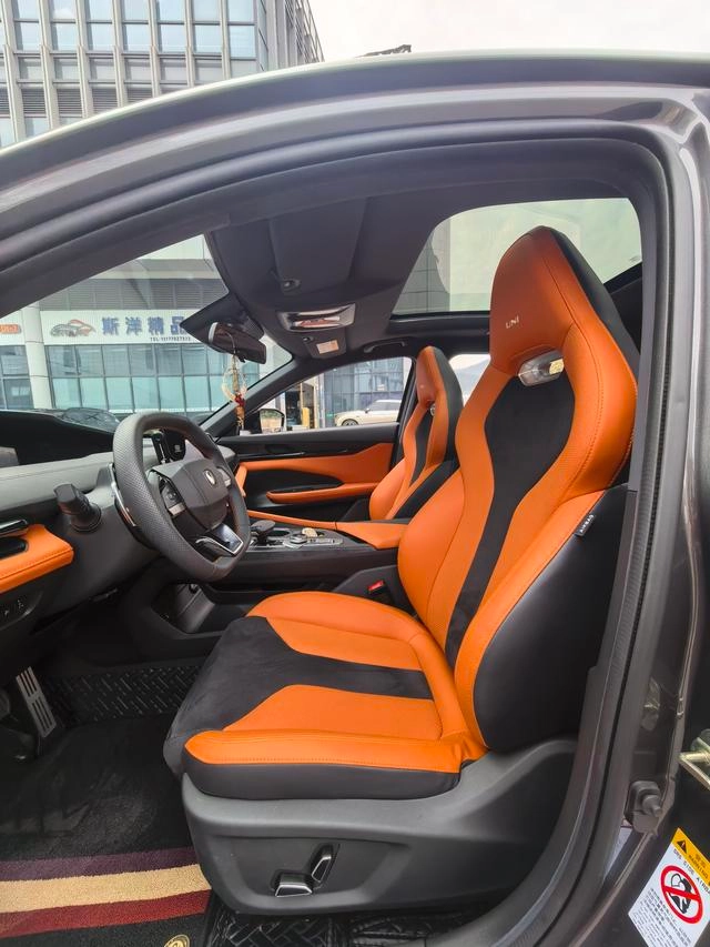 Changan UNI-V 2023 1.5T Versión deportiva interior foto 11