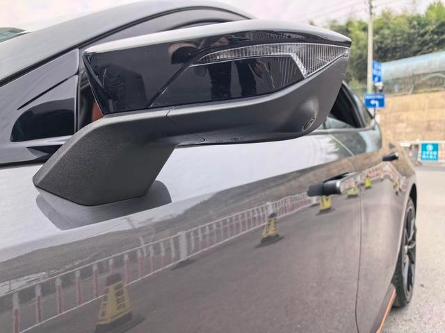 Changan UNI-V 2023 1.5T Versión deportiva interior foto 12