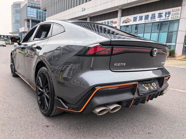 Changan UNI-V 2023 1.5T Versión deportiva interior foto 13