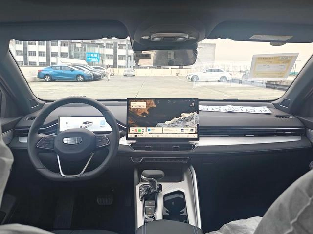 Geely Preface 2025 1.5T Oriental Yao soaring version interior photo 11