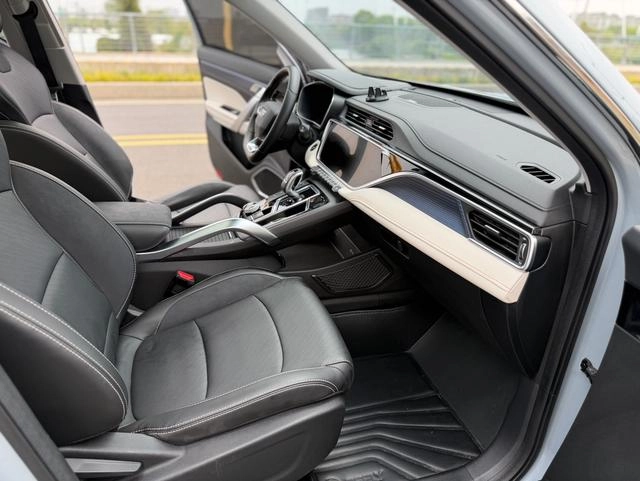 Geely Boyue 2022 Boyue X 1.8TD DCT Zhizun type interior photo 6