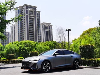Changan UNI-V 2022 2.0T forward speed version