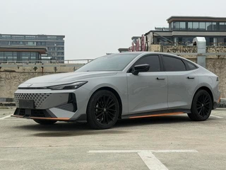 Changan UNI-V 2024 1.5T Luxury sports-style
