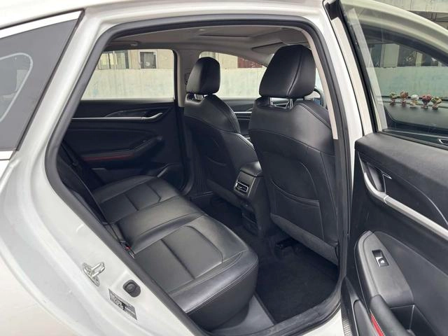 Changan Eado 2020 PLUS Blue whale NE 1.4T GDI Automatic Flagship interior photo 9
