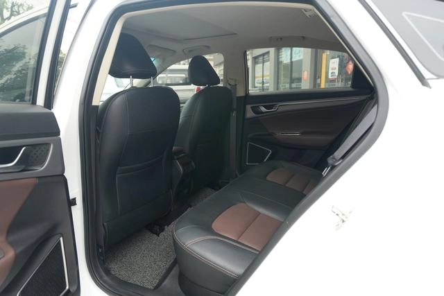 Geely Emgrand GL 2018 1.4T Automatic Distinguished Zhilian Type interior photo 10 Geely Emgrand GL 2018 1.4T Automatic Distinguished Zhilian Type interior photo 10