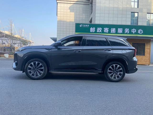 Changan CS75 Plus 2023 Third generation 1.5T Automatic Luxury Model exterior photo 4 Changan CS75 Plus 2023 Third generation 1.5T Automatic Luxury Model exterior photo 4
