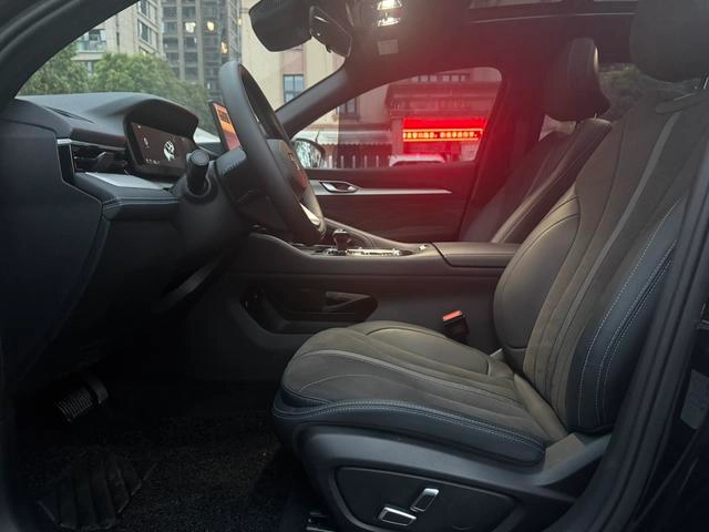 Geely Preface 2026 2.0T Oriental Yao Haohan Edition exterior photo 9