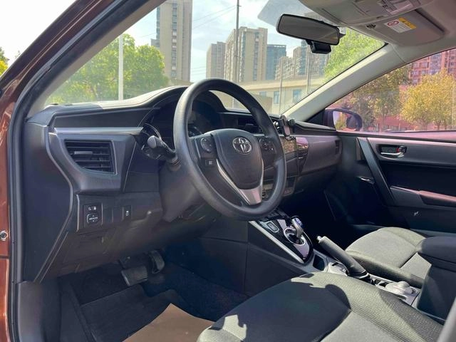 Toyota Levin 2016 Doble motor 1.8H GS CVT Edición Elite Skylight exterior foto 4 Toyota Levin 2016 Doble motor 1.8H GS CVT Edición Elite Skylight exterior foto 4