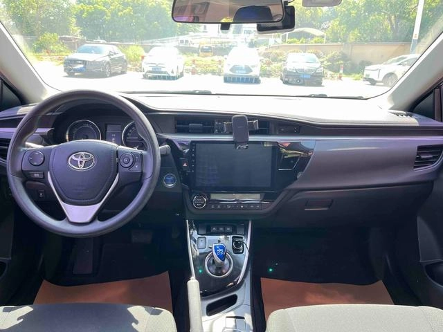 Toyota Levin 2016 Doble motor 1.8H GS CVT Edición Elite Skylight exterior foto 5 Toyota Levin 2016 Doble motor 1.8H GS CVT Edición Elite Skylight exterior foto 5