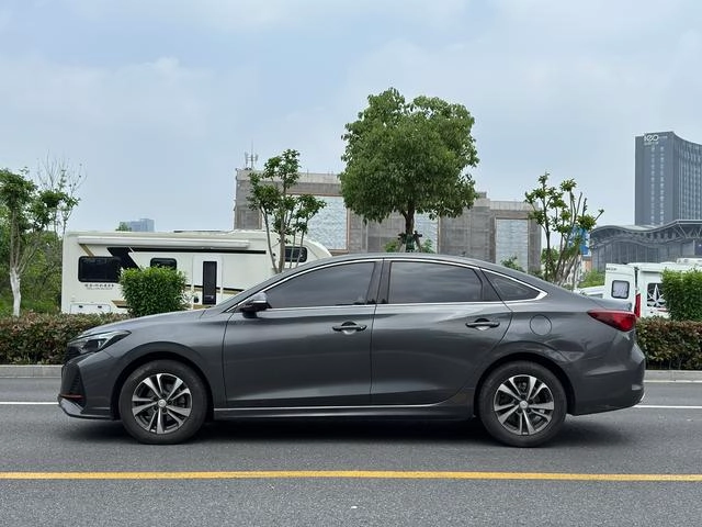 Changan Eado 2023 PLUS Enjoyment Edition Blue whale NE 1.4T GDI DCT Premium Trim exterior photo 4