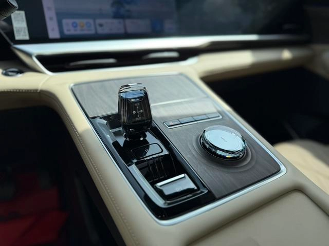 Geely Monjaro 2025 2.0TD Gaogong automatique à deux roues motrices Dongfang Yao remporte la version étoile intérieur photo 13