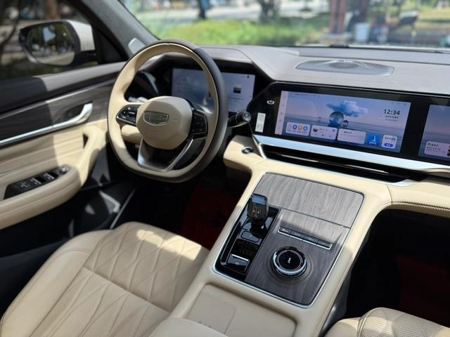 Geely Monjaro 2025 2.0TD Gaogong automatique à deux roues motrices Dongfang Yao remporte la version étoile intérieur photo 20