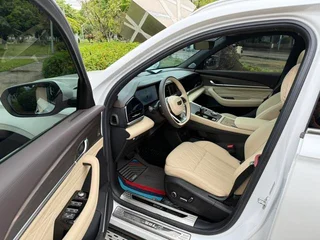 Geely Monjaro 2025 2.0TD High-power automatic two-wheel drive oriental obsidian star version exterior photo 9