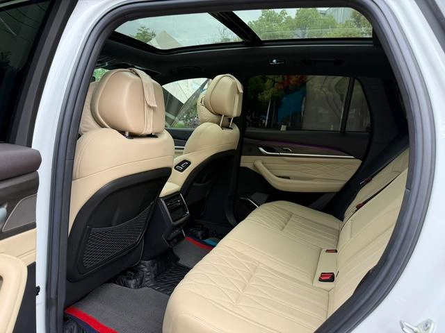 Geely Monjaro 2025 2.0TD High-power automatic two-wheel drive oriental obsidian star version interior photo 16