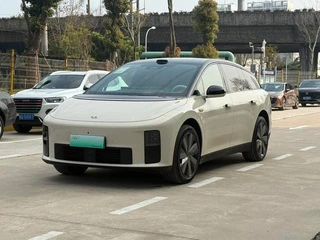 Li Auto i6 2025 Four-wheel drive Standard Edition