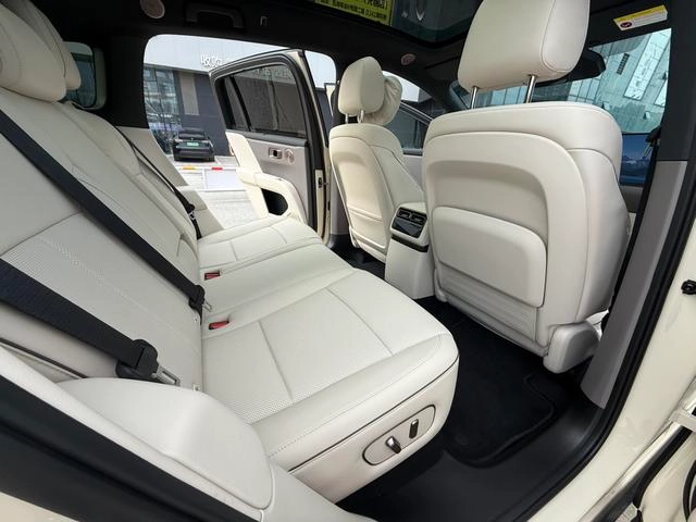 Li Auto i6 2025 Tracción a las cuatro ruedas Versión estándar interior foto 9 Li Auto i6 2025 Tracción a las cuatro ruedas Versión estándar interior foto 9