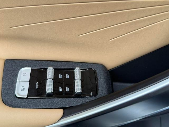 Geely Boyue L 2023 1.5TD DCT Premium Trim interior photo 14