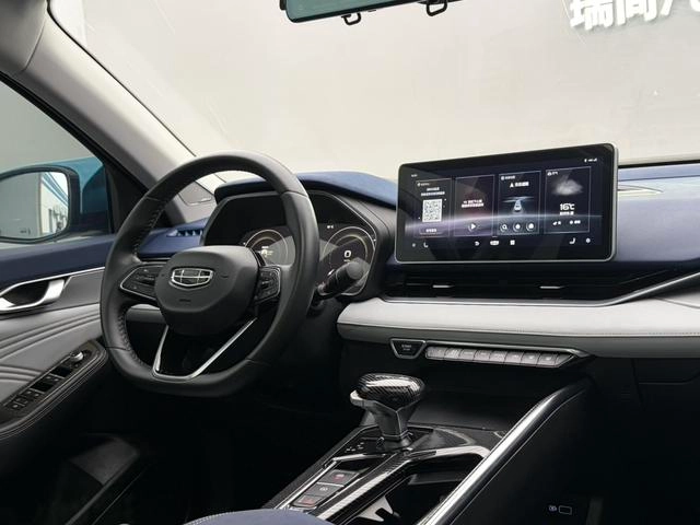 Geely Preface 2021 2.0T Премиальная комплектация интерьер фото 10