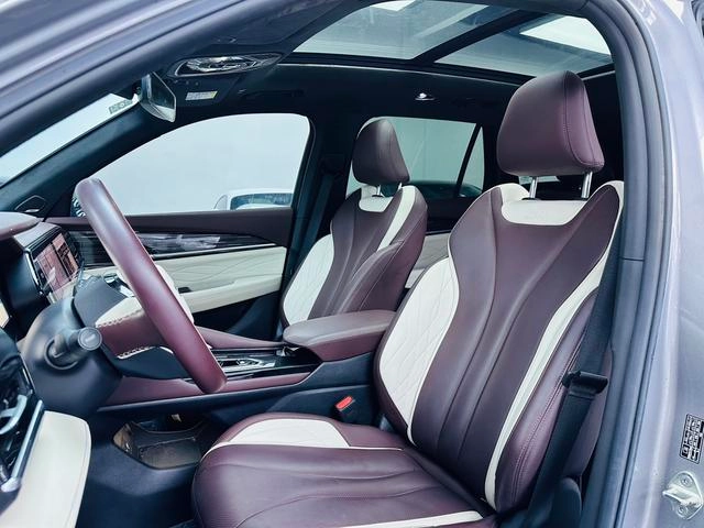 Geely Monjaro 2021 2.0TD DCT EVO Two-wheel-drive Zhizun type interior photo 10