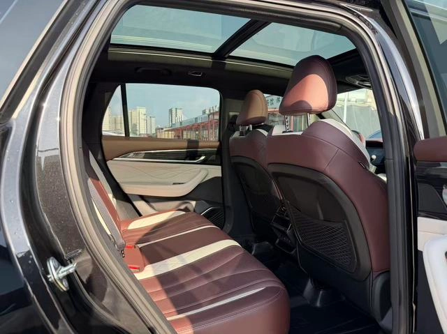 Geely Monjaro 2021 2.0TD DCT EVO Уважаемый тип с двумя приводами интерьер фото 7